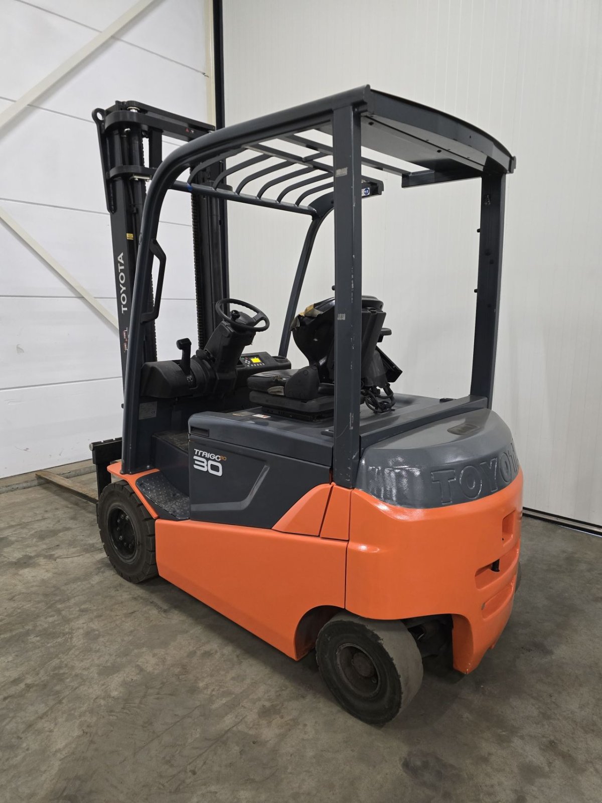 Frontstapler of the type Toyota 8FBMKT30, Gebrauchtmaschine in Vlierden (Picture 1)