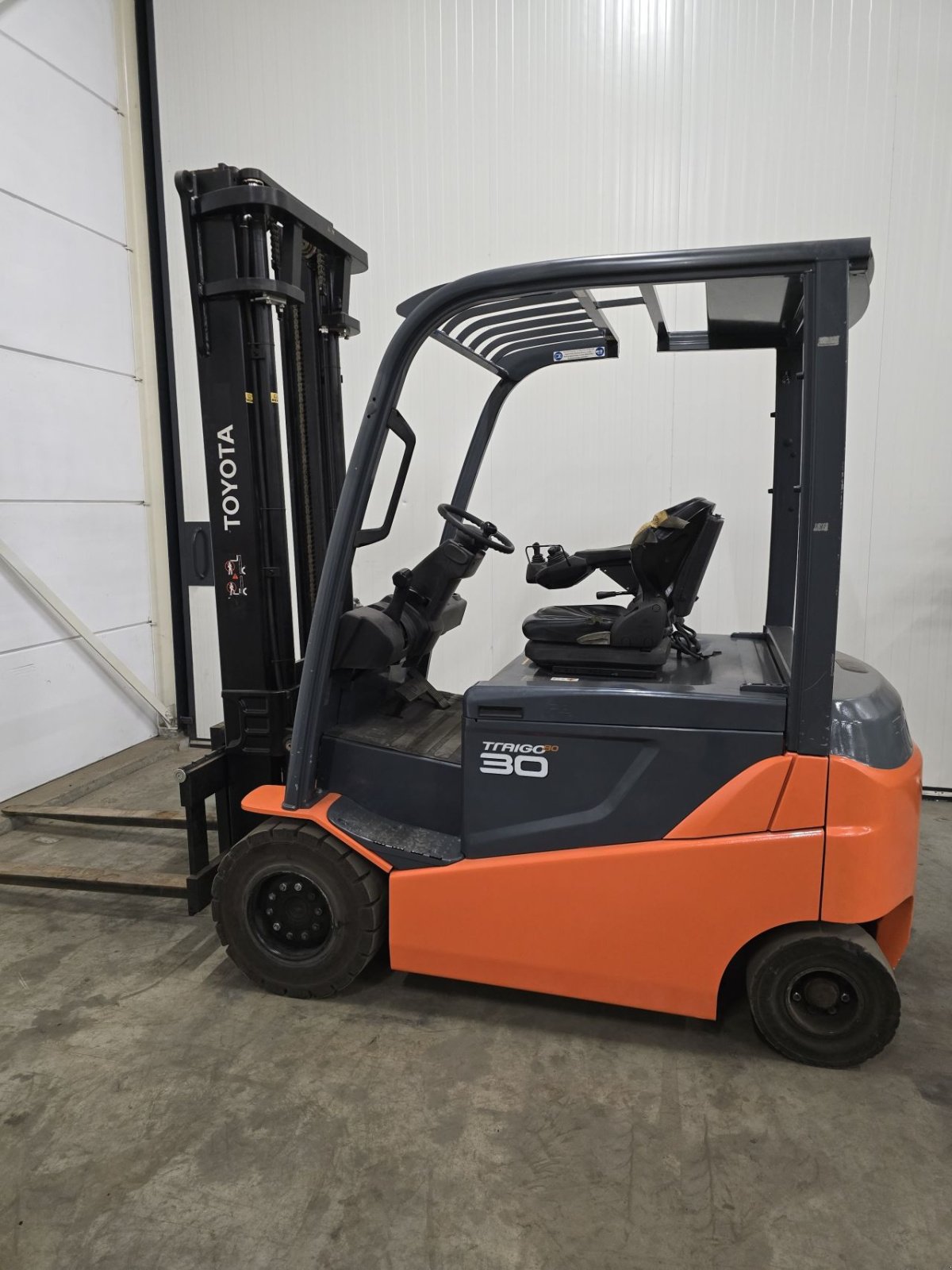 Frontstapler of the type Toyota 8FBMKT30, Gebrauchtmaschine in Vlierden (Picture 2)