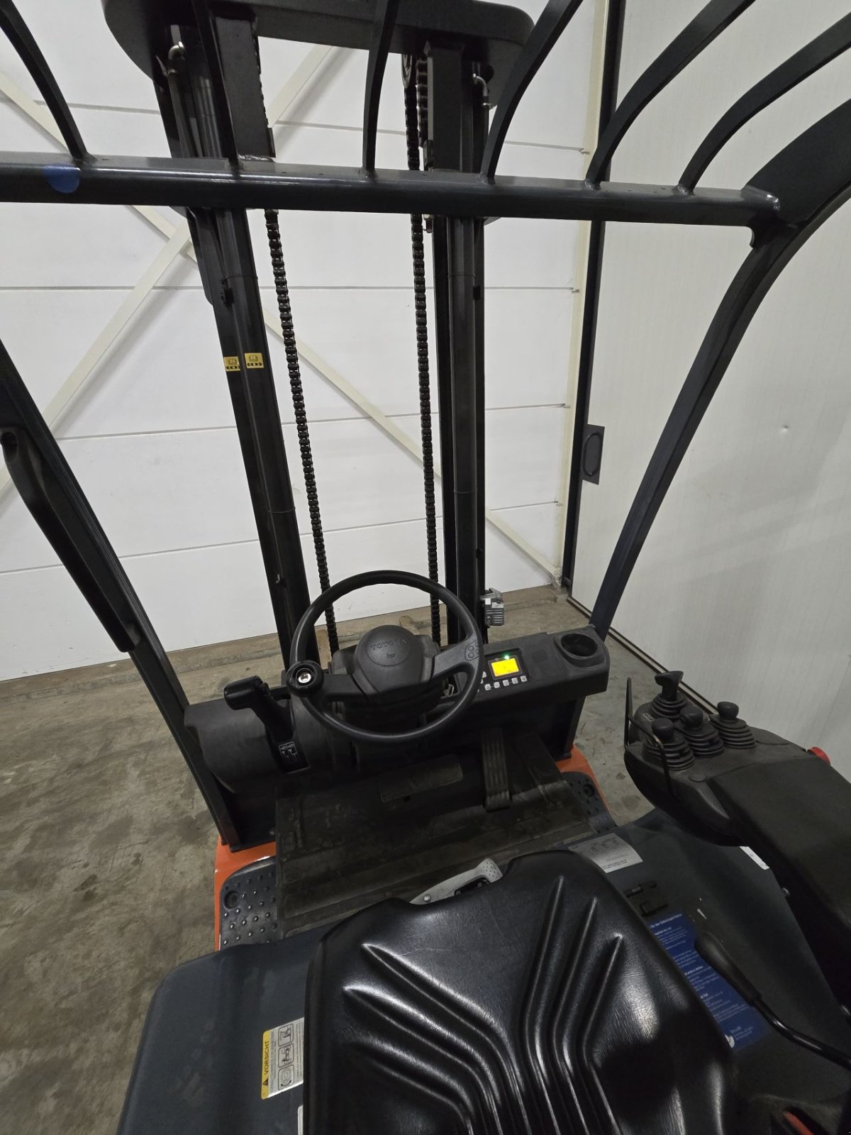 Frontstapler of the type Toyota 8FBMKT30, Gebrauchtmaschine in Vlierden (Picture 5)