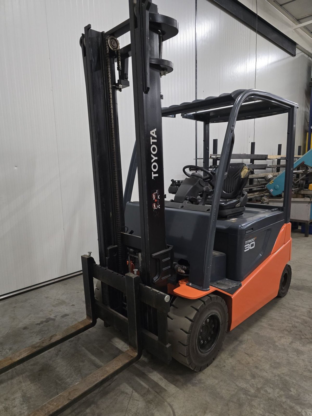 Frontstapler of the type Toyota 8FBMKT30, Gebrauchtmaschine in Vlierden (Picture 3)