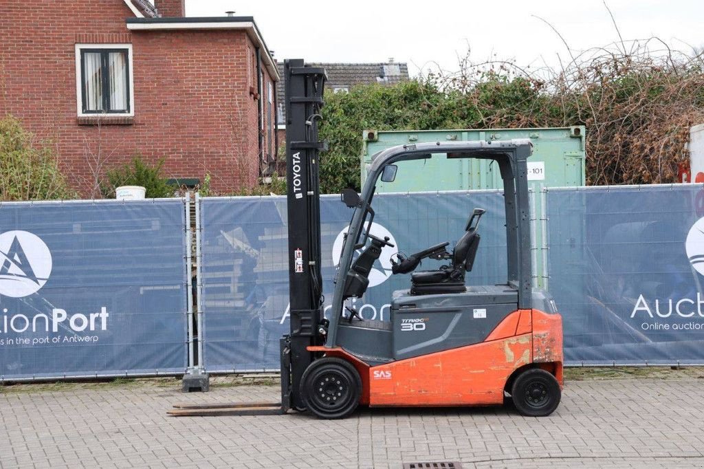 Frontstapler типа Toyota 8FBMT-30, Gebrauchtmaschine в Antwerpen (Фотография 2)