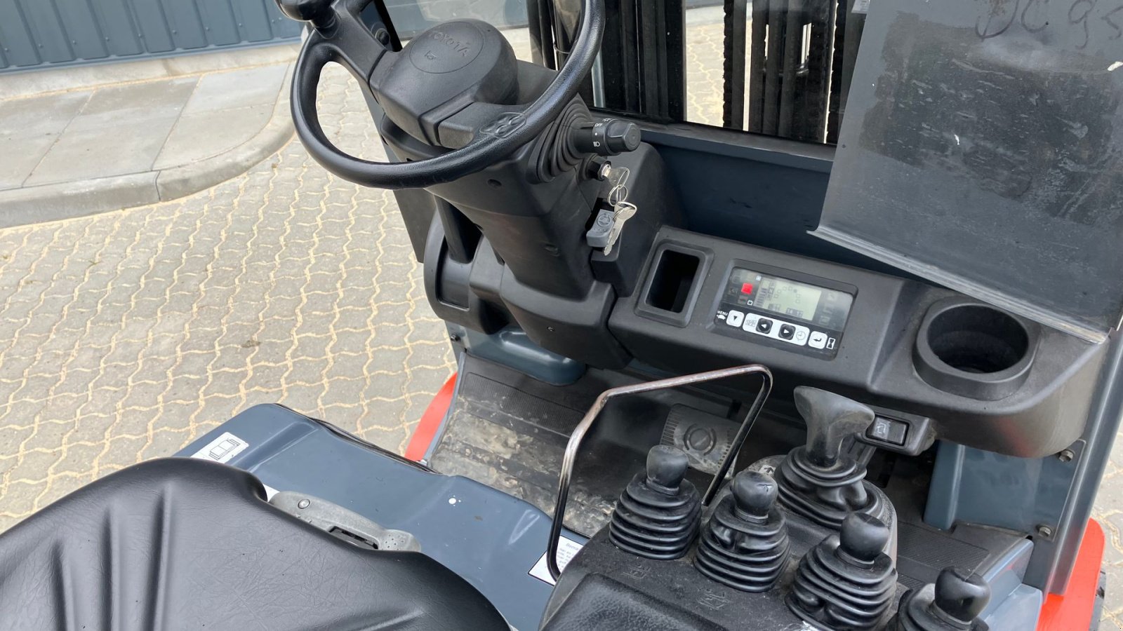 Frontstapler del tipo Toyota 8FBMT20, Gebrauchtmaschine In Horsens (Immagine 5)