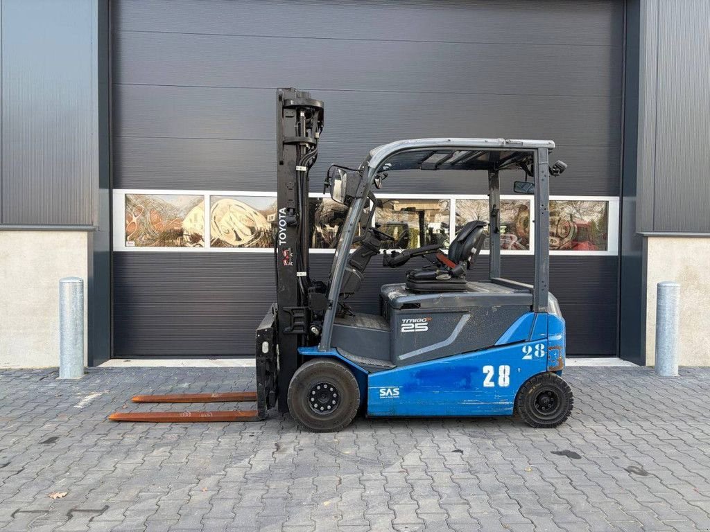Frontstapler of the type Toyota 8FBMT25, Gebrauchtmaschine in Antwerpen (Picture 2)