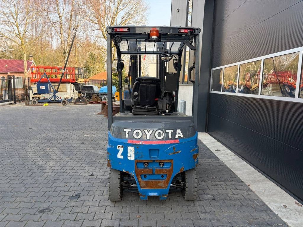 Frontstapler of the type Toyota 8FBMT25, Gebrauchtmaschine in Antwerpen (Picture 4)