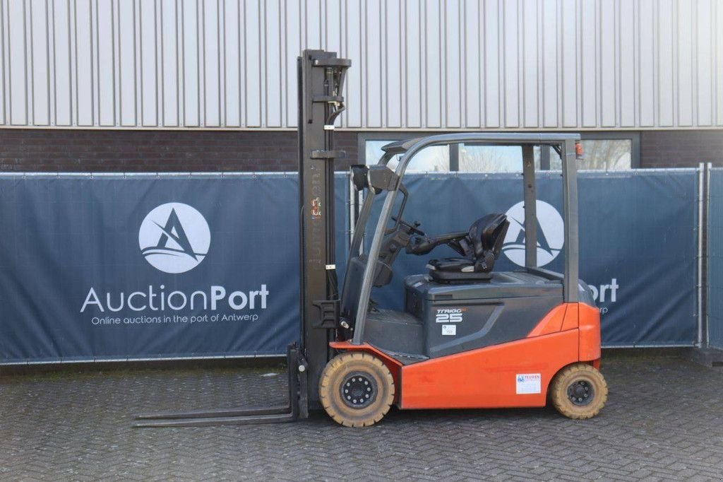 Frontstapler типа Toyota 8FBMT25, Gebrauchtmaschine в Antwerpen (Фотография 1)