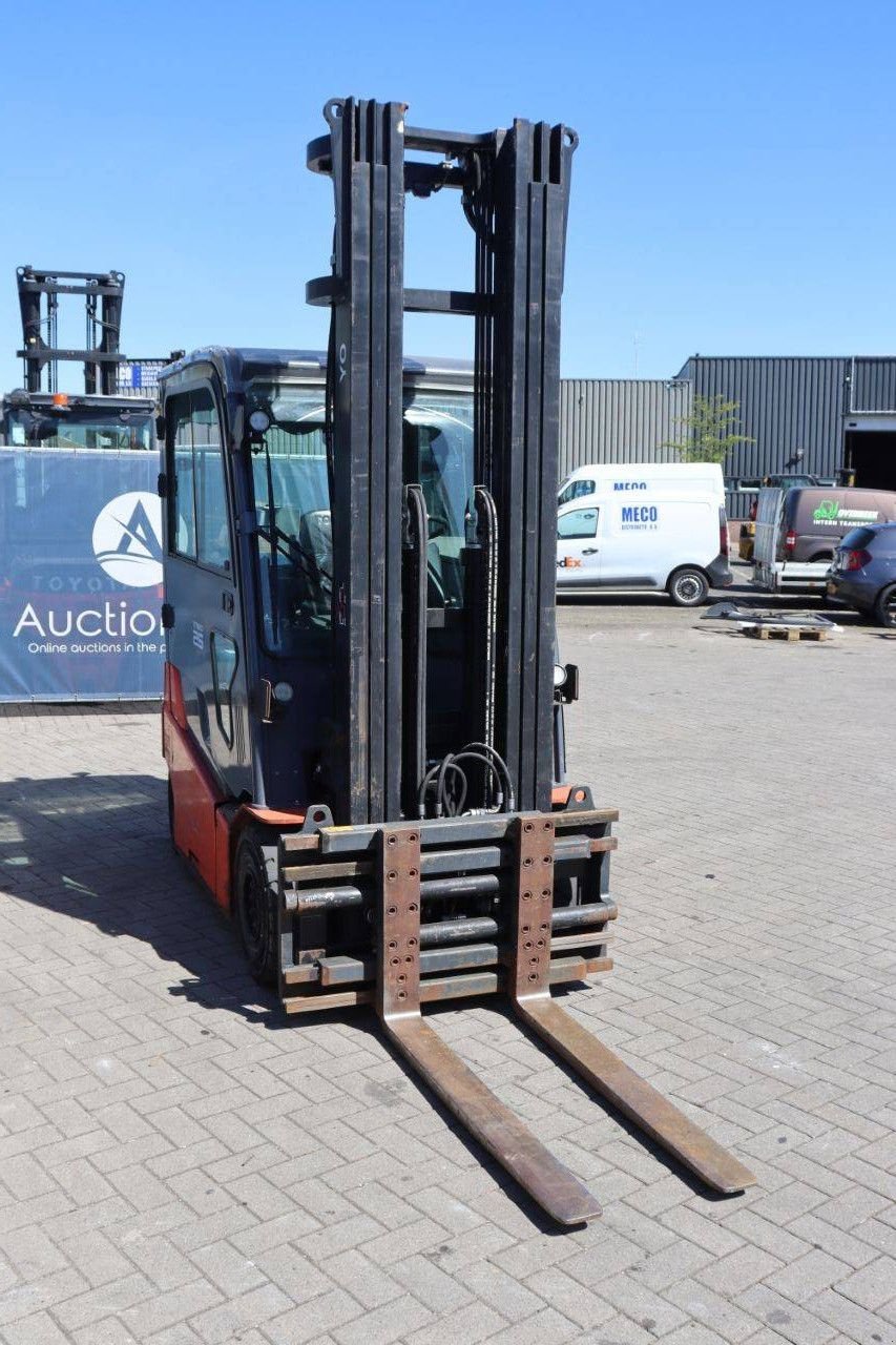 Frontstapler типа Toyota 8FBMT25, Gebrauchtmaschine в Antwerpen (Фотография 9)