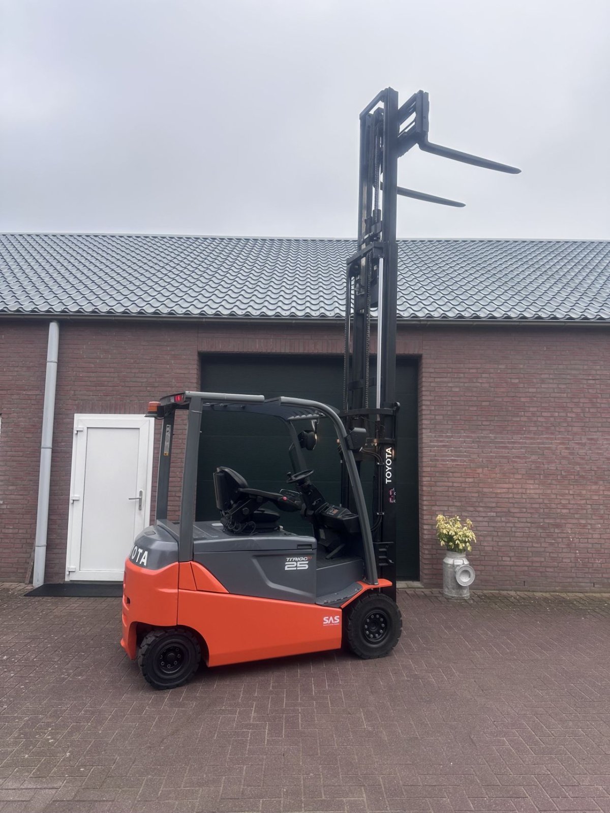 Frontstapler типа Toyota 8FBMT25, Gebrauchtmaschine в Reusel (Фотография 1)