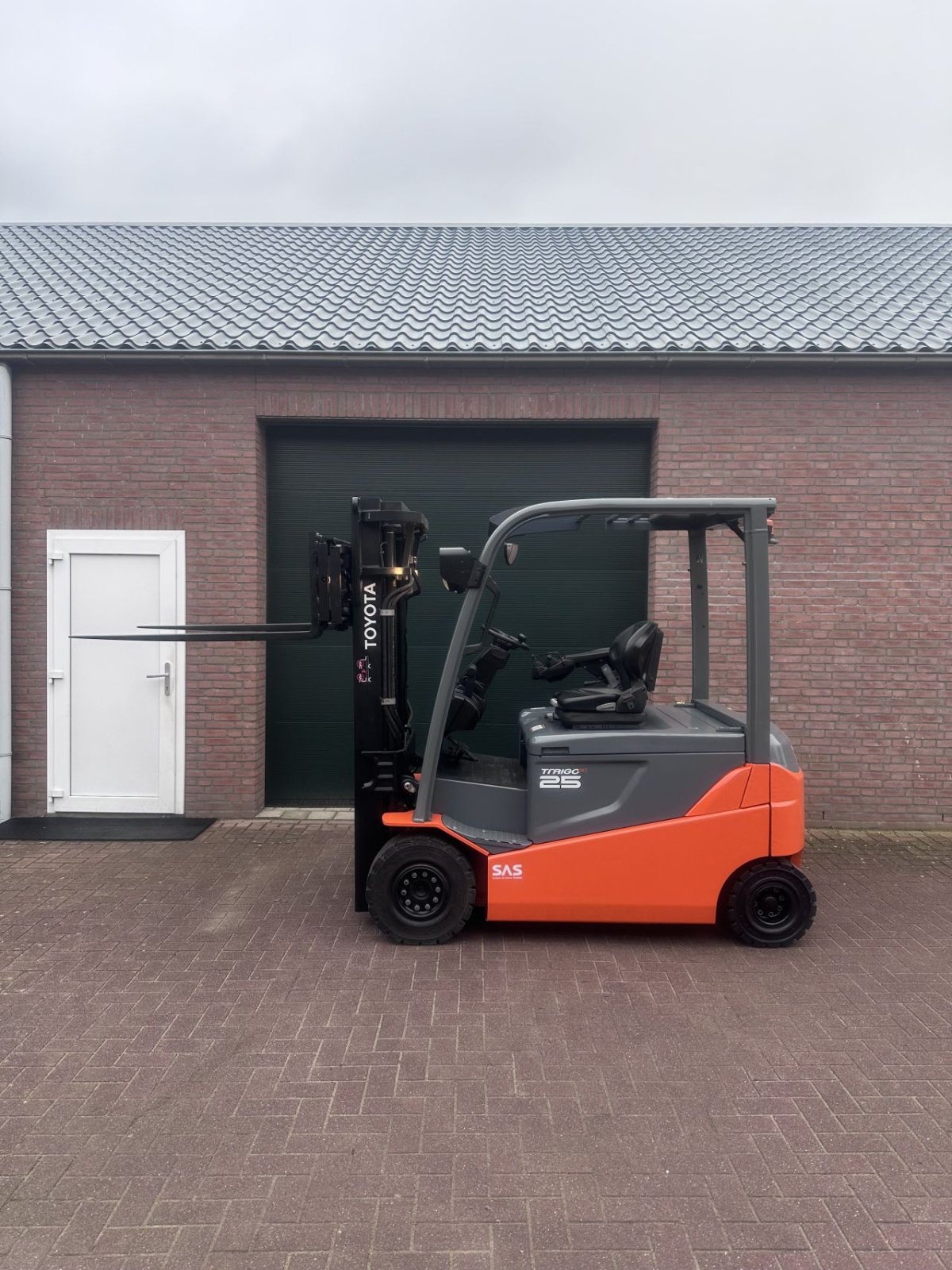 Frontstapler типа Toyota 8FBMT25, Gebrauchtmaschine в Reusel (Фотография 3)