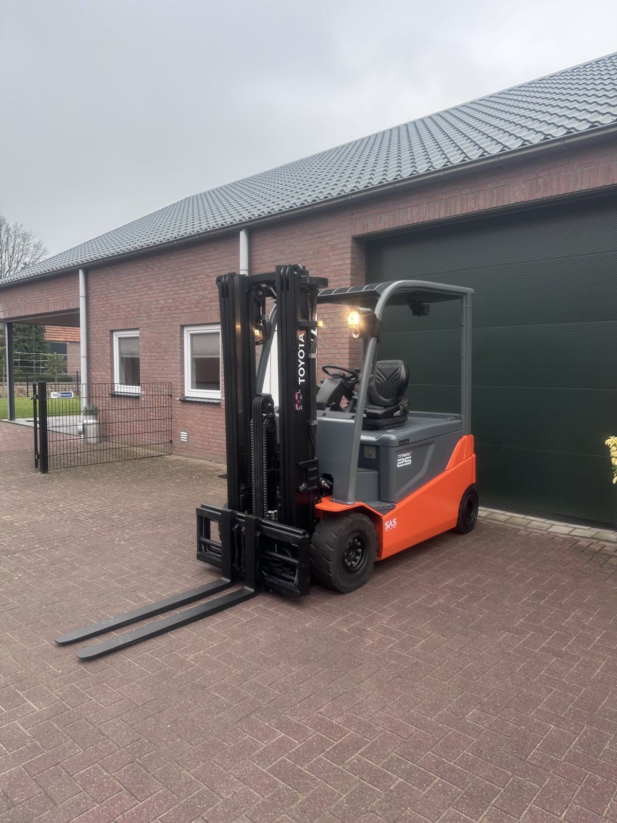 Frontstapler типа Toyota 8FBMT25, Gebrauchtmaschine в Reusel (Фотография 7)