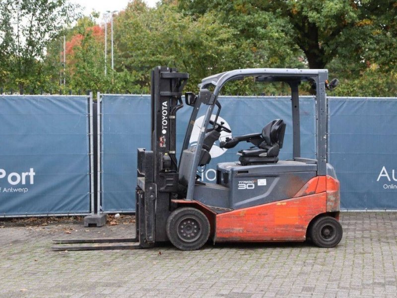 Frontstapler za tip Toyota 8FBMT30, Gebrauchtmaschine u Antwerpen (Slika 1)