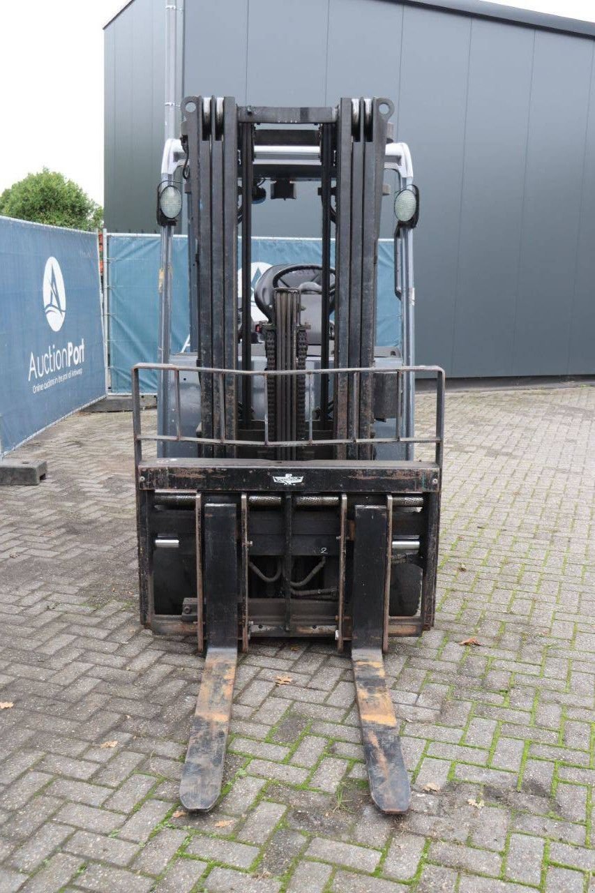 Frontstapler типа Toyota 8FBMT30, Gebrauchtmaschine в Antwerpen (Фотография 9)