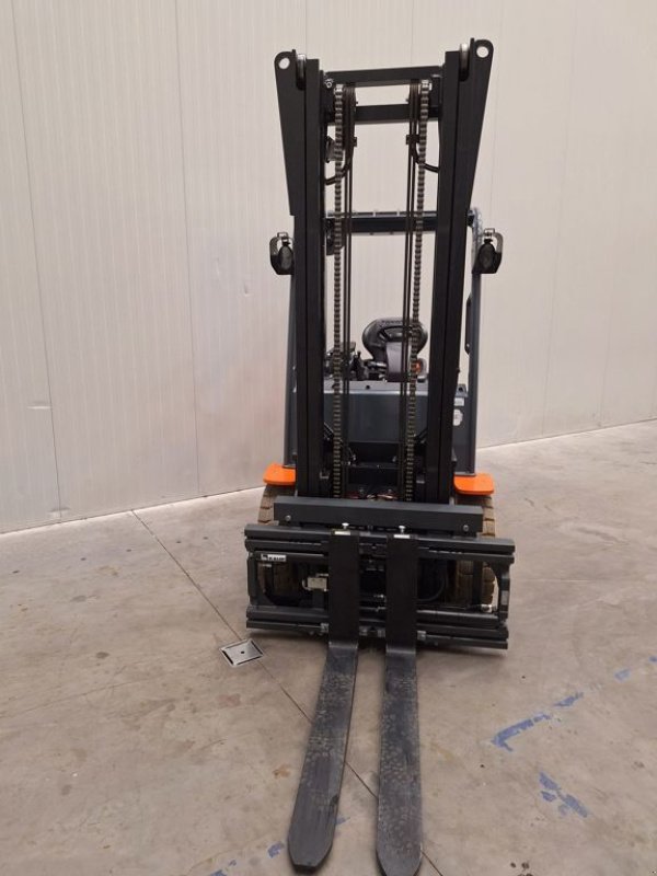 Frontstapler des Typs Toyota 8FBMT45, Gebrauchtmaschine in Barneveld (Bild 3)