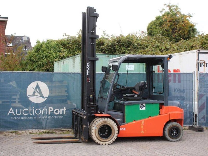 Frontstapler tipa Toyota 8FBMT50, Gebrauchtmaschine u Antwerpen (Slika 1)