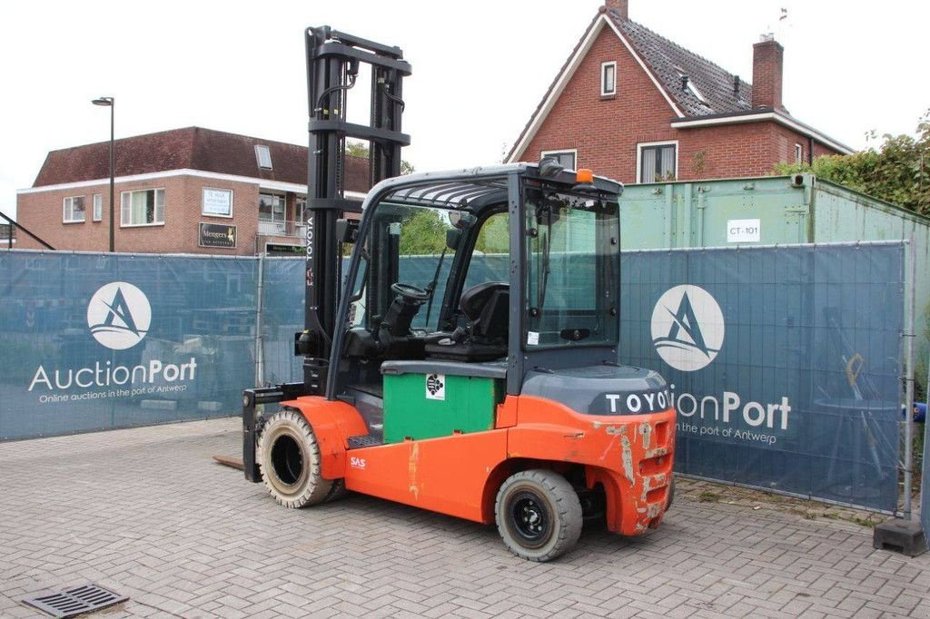 Frontstapler tipa Toyota 8FBMT50, Gebrauchtmaschine u Antwerpen (Slika 3)