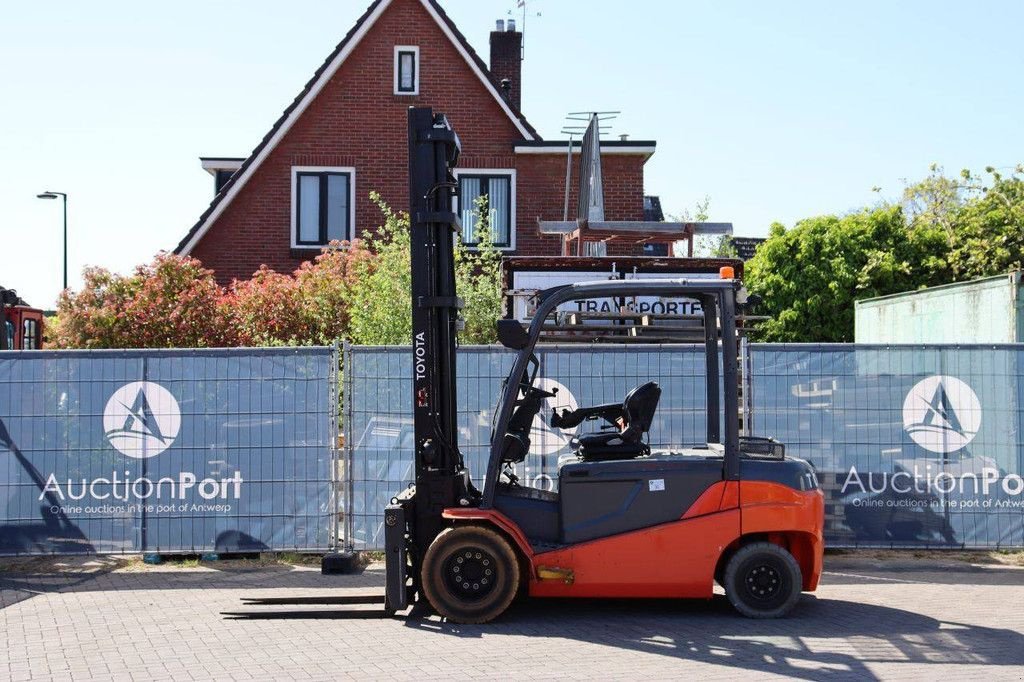 Frontstapler του τύπου Toyota 8FBMT50, Gebrauchtmaschine σε Antwerpen (Φωτογραφία 2)