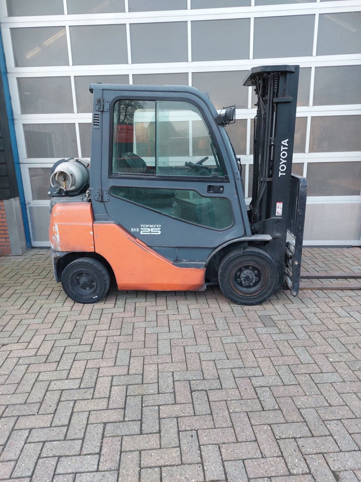 Frontstapler typu Toyota 8FGF25 triplex sideshift vorkens, Gebrauchtmaschine v Harskamp (Obrázek 3)