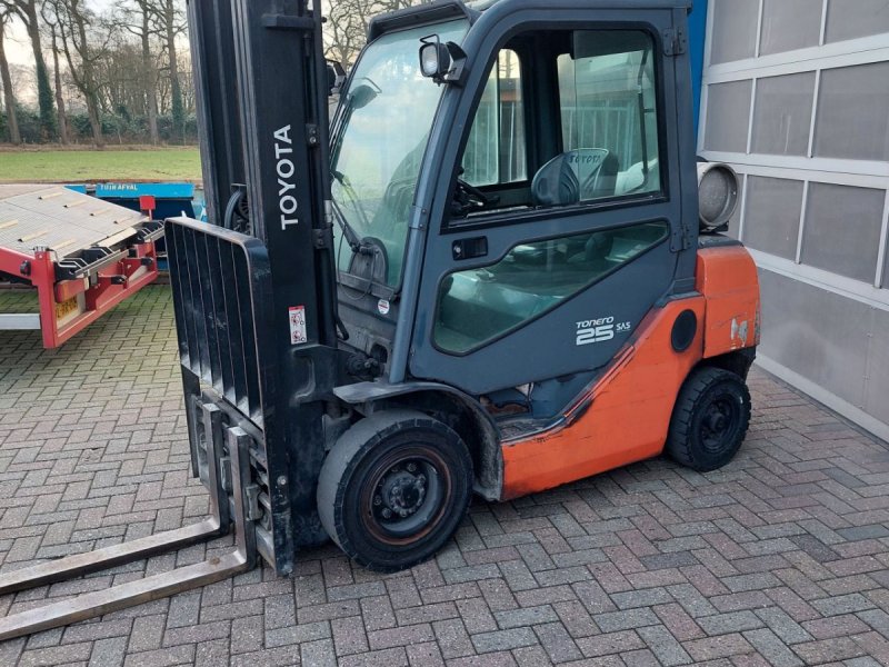 Frontstapler tip Toyota 8FGF25 triplex sideshift vorkens, Gebrauchtmaschine in Harskamp (Poză 1)