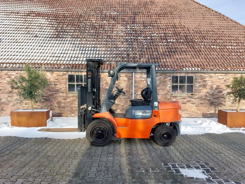 Frontstapler del tipo Toyota FDF30, Gebrauchtmaschine en Nijelamer (Imagen 1)