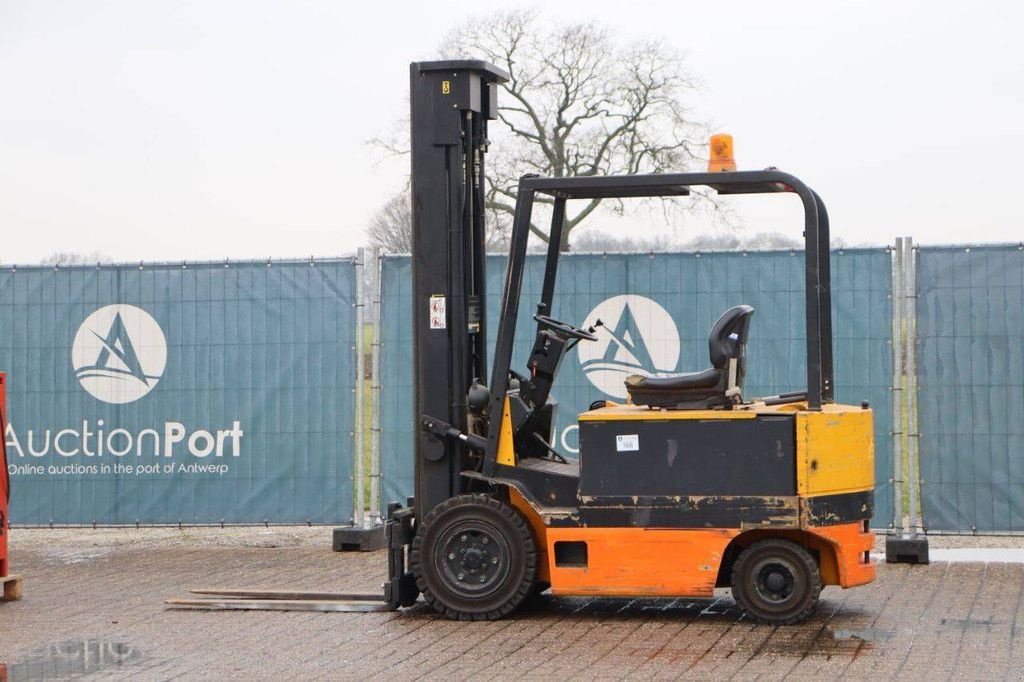 Frontstapler типа Yale EFG-V 30-600 DZ, Gebrauchtmaschine в Antwerpen (Фотография 3)