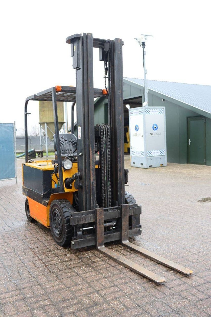 Frontstapler типа Yale EFG-V 30-600 DZ, Gebrauchtmaschine в Antwerpen (Фотография 8)
