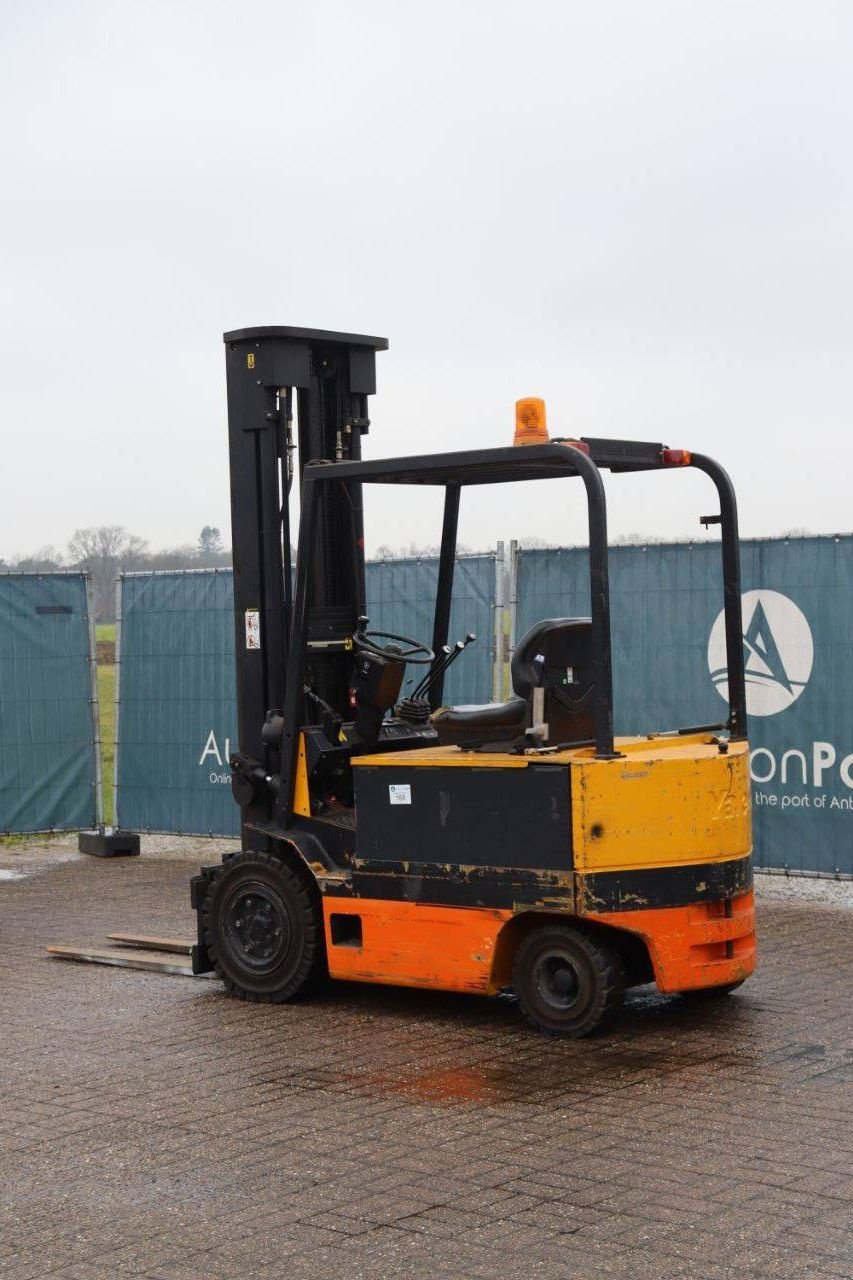 Frontstapler типа Yale EFG-V 30-600 DZ, Gebrauchtmaschine в Antwerpen (Фотография 4)