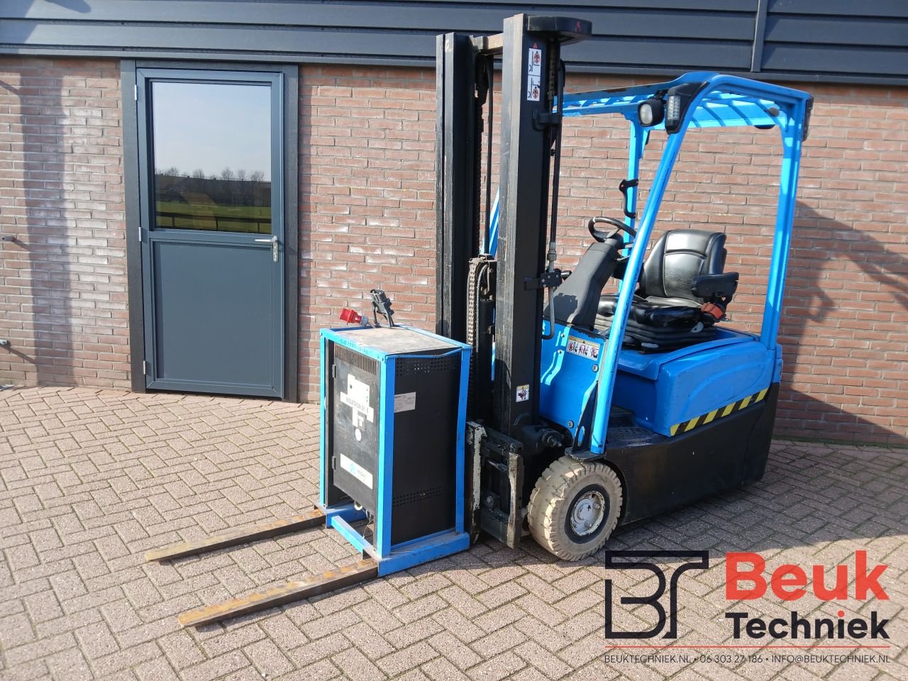 Frontstapler del tipo Yale ERP15VT, Gebrauchtmaschine en LUNTEREN (Imagen 1)
