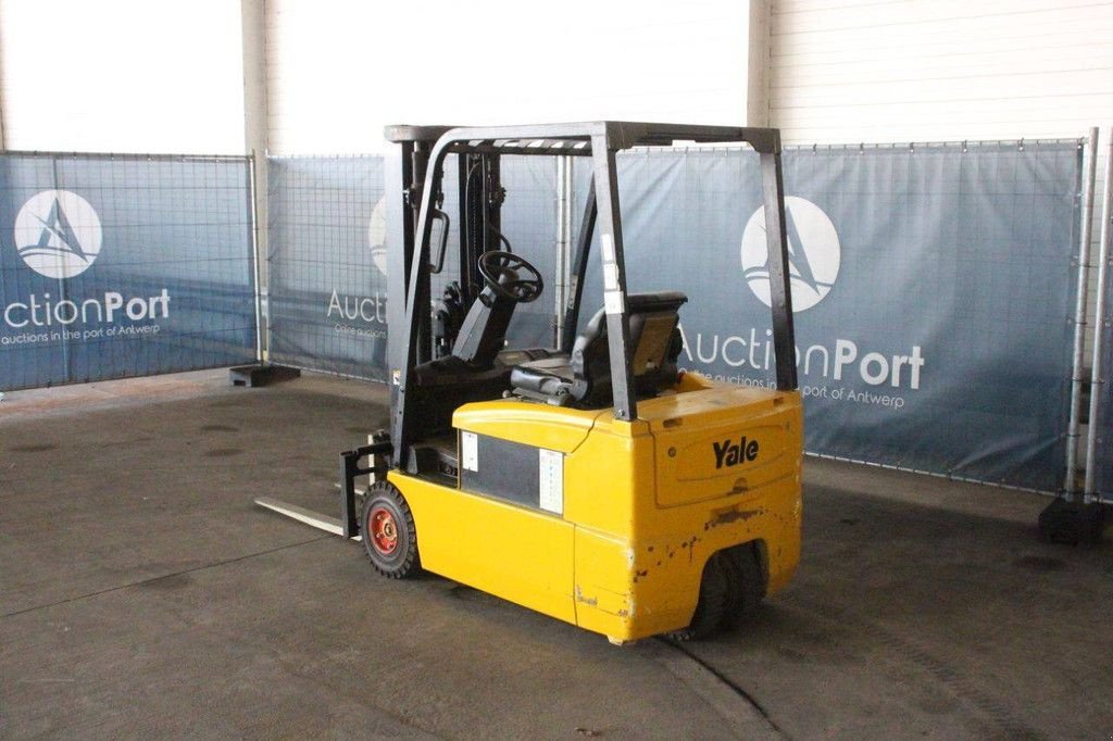 Frontstapler typu Yale ERP18ATF, Gebrauchtmaschine v Antwerpen (Obrázok 3)