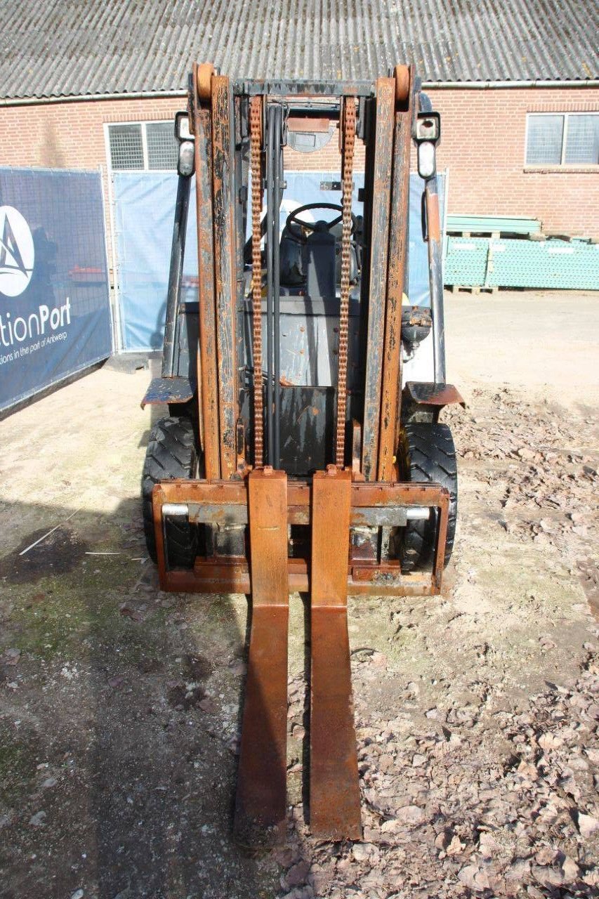Frontstapler типа Yale GLP40LJ, Gebrauchtmaschine в Antwerpen (Фотография 8)