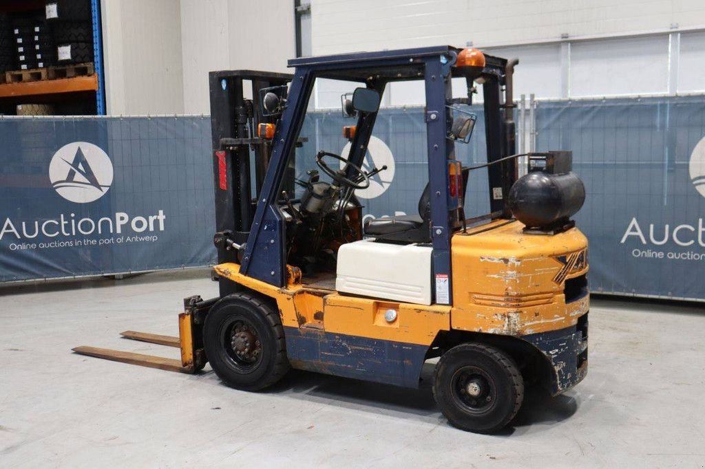 Frontstapler of the type Yang FG 25, Gebrauchtmaschine in Antwerpen (Picture 3)