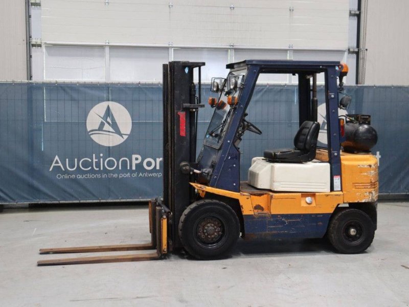 Frontstapler of the type Yang FG 25, Gebrauchtmaschine in Antwerpen (Picture 1)