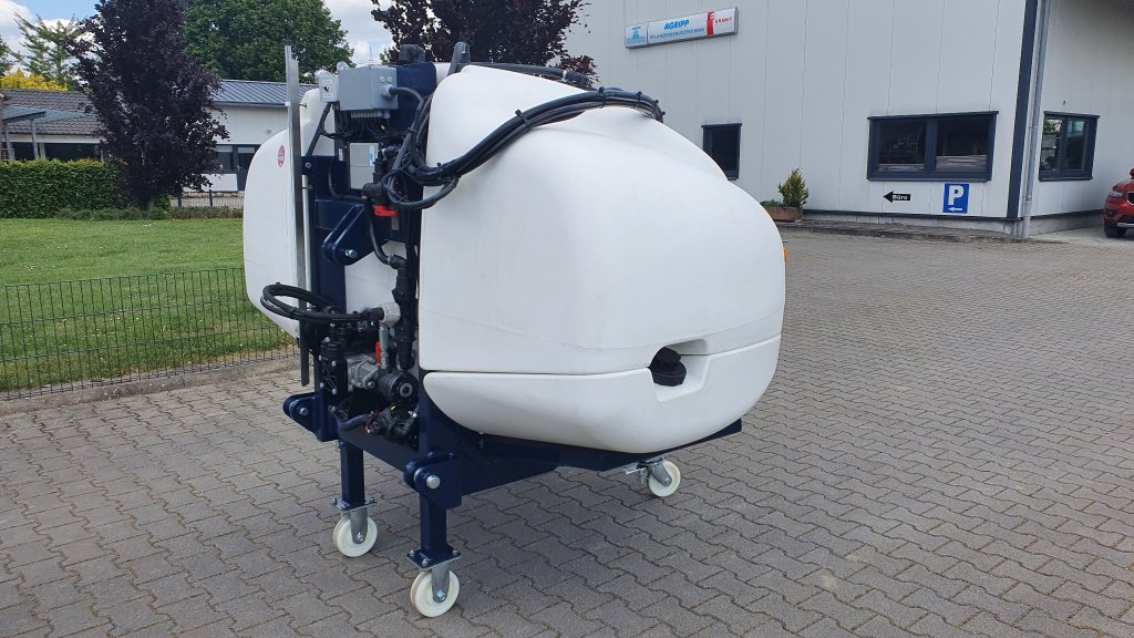 Fronttank für Anbauspritze des Typs AGRIPP Bandspritze ES, Neumaschine in Welver (Bild 11)