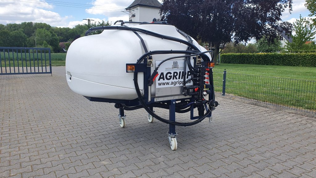 Fronttank für Anbauspritze des Typs AGRIPP Bandspritze ES, Neumaschine in Welver (Bild 12)