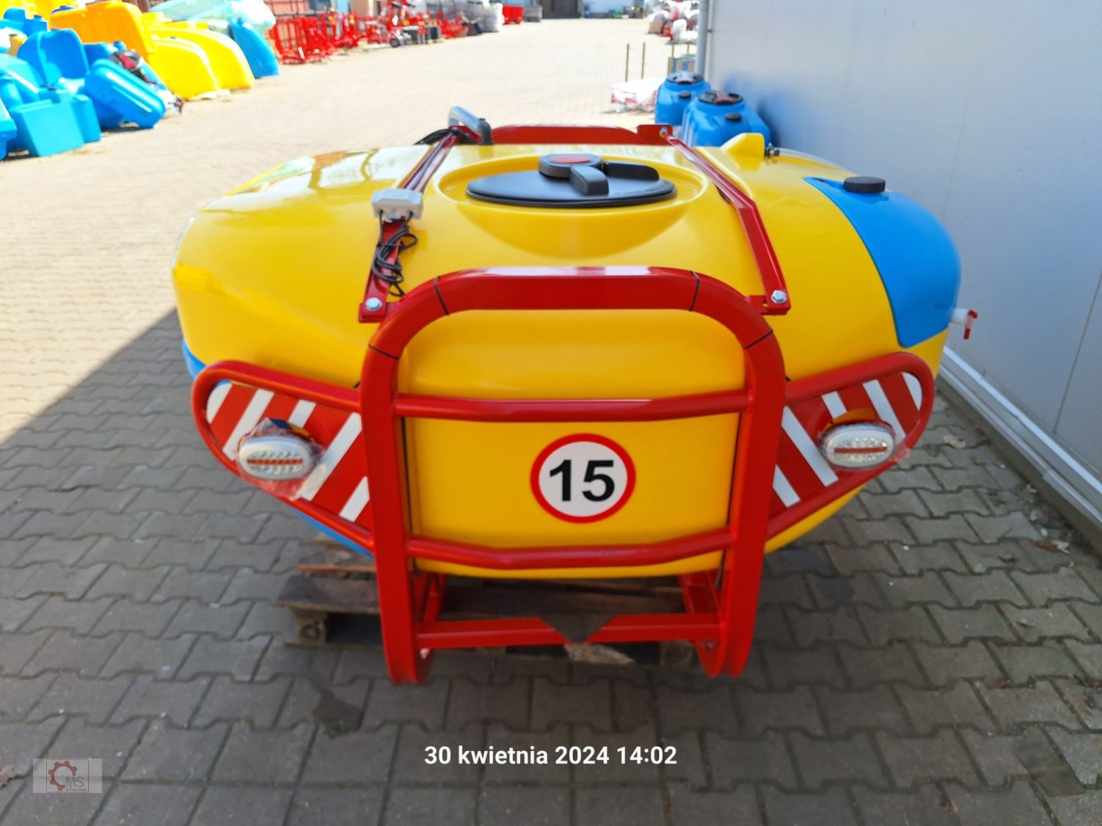 Fronttank für Anbauspritze des Typs Jar-Met Fronttank 1200l Anbauspritze Feldspritze, Neumaschine in Tiefenbach (Bild 3)