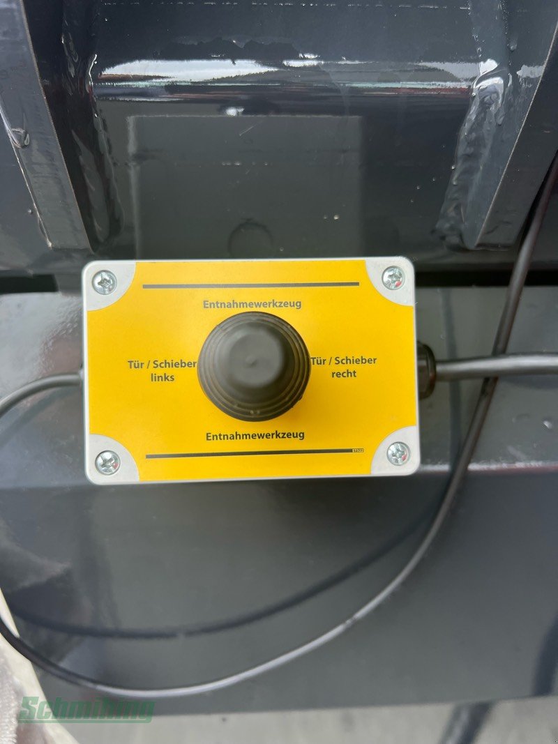 Futterdosiergerät tipa Schmihing Uni Feeder 2400 mit hydr. Greifarm Austrag rechts, Neumaschine u Melle (Slika 8)