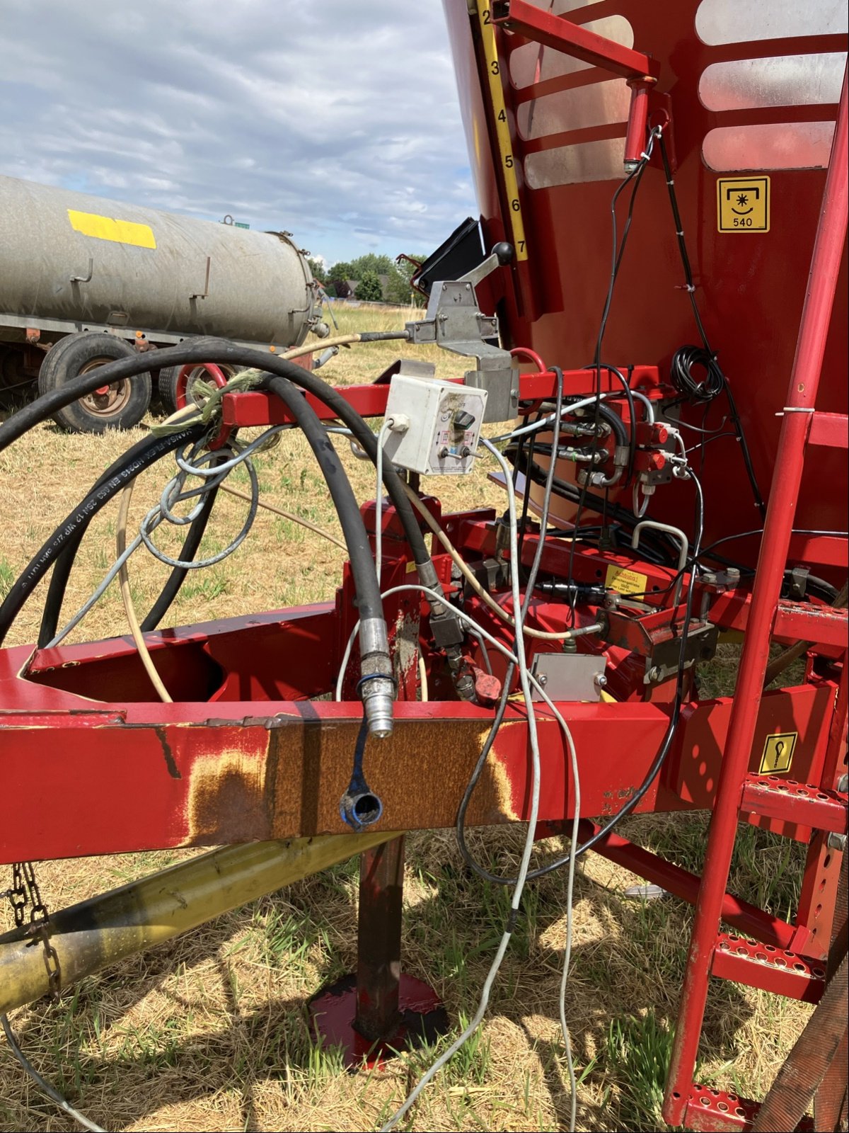 Futtermischwagen del tipo BVL Futtermischwagen V-Mix 18 2S, Gebrauchtmaschine In Wittingen (Immagine 6)