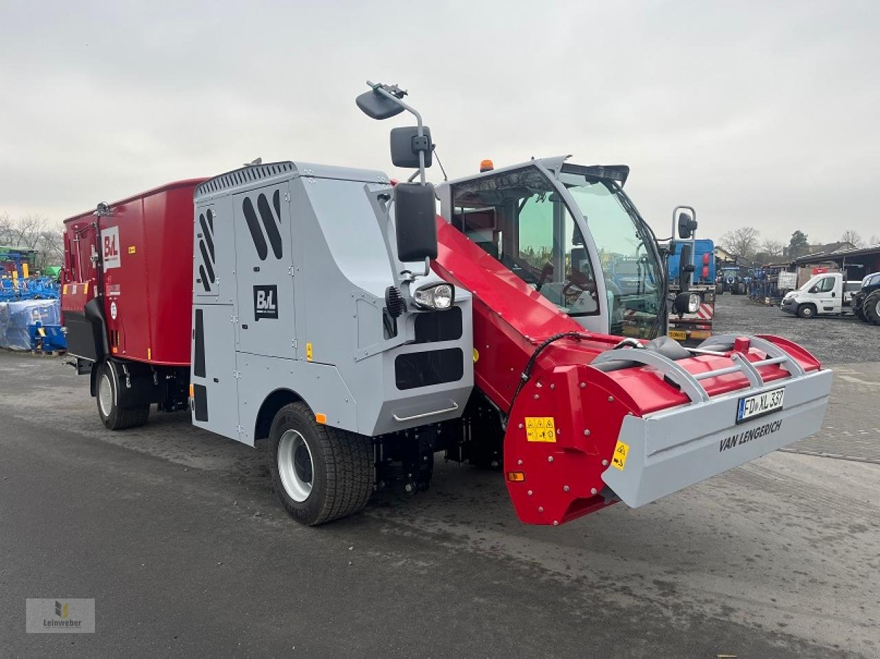 Futtermischwagen of the type BVL Maximus Plus 19-2S, Neumaschine in Neuhof - Dorfborn (Picture 2)