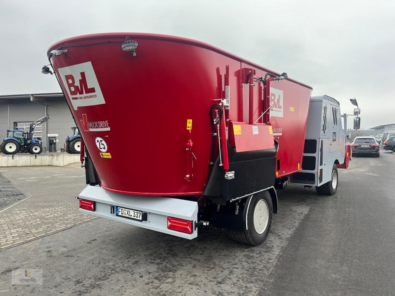 Futtermischwagen of the type BVL Maximus Plus 19-2S, Neumaschine in Neuhof - Dorfborn (Picture 3)