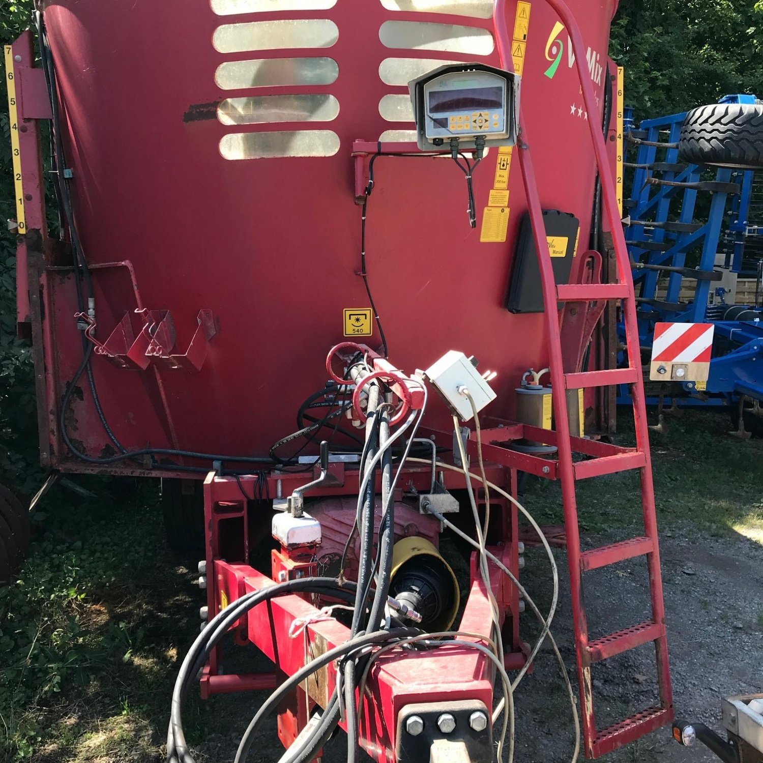 Futtermischwagen of the type BVL V-MIX 17N 2S Plus, Gebrauchtmaschine in Diemelsee (Picture 1)