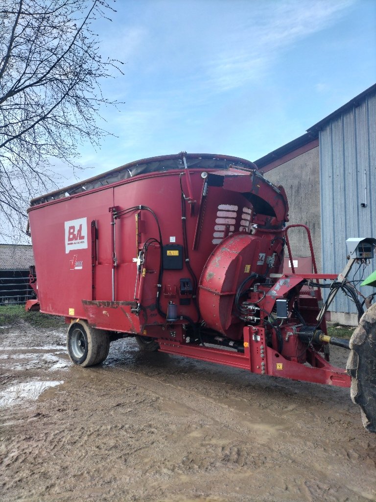 Futtermischwagen του τύπου BVL V-MIX 25-2S, Gebrauchtmaschine σε VARZY (Φωτογραφία 1)