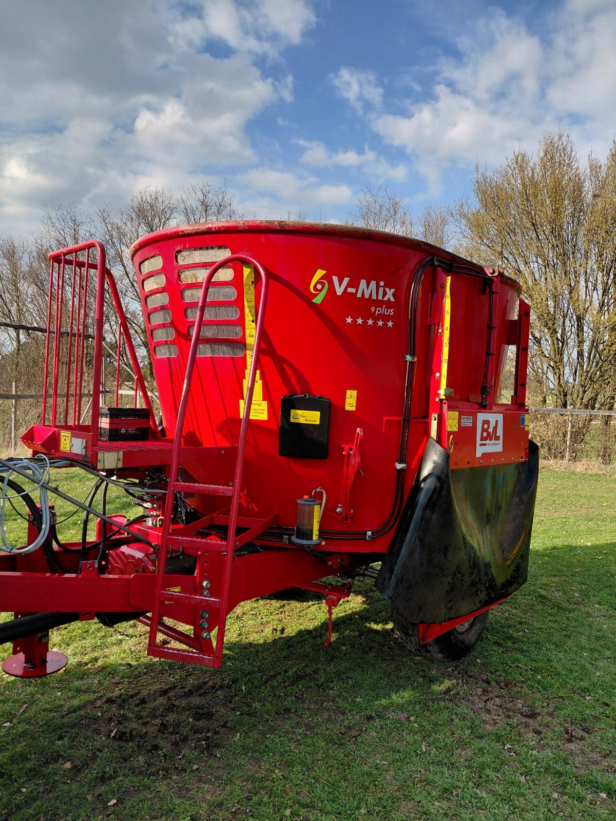 Futtermischwagen van het type BVL V-Mix 9 Plus, Gebrauchtmaschine in Emmering (Foto 1)