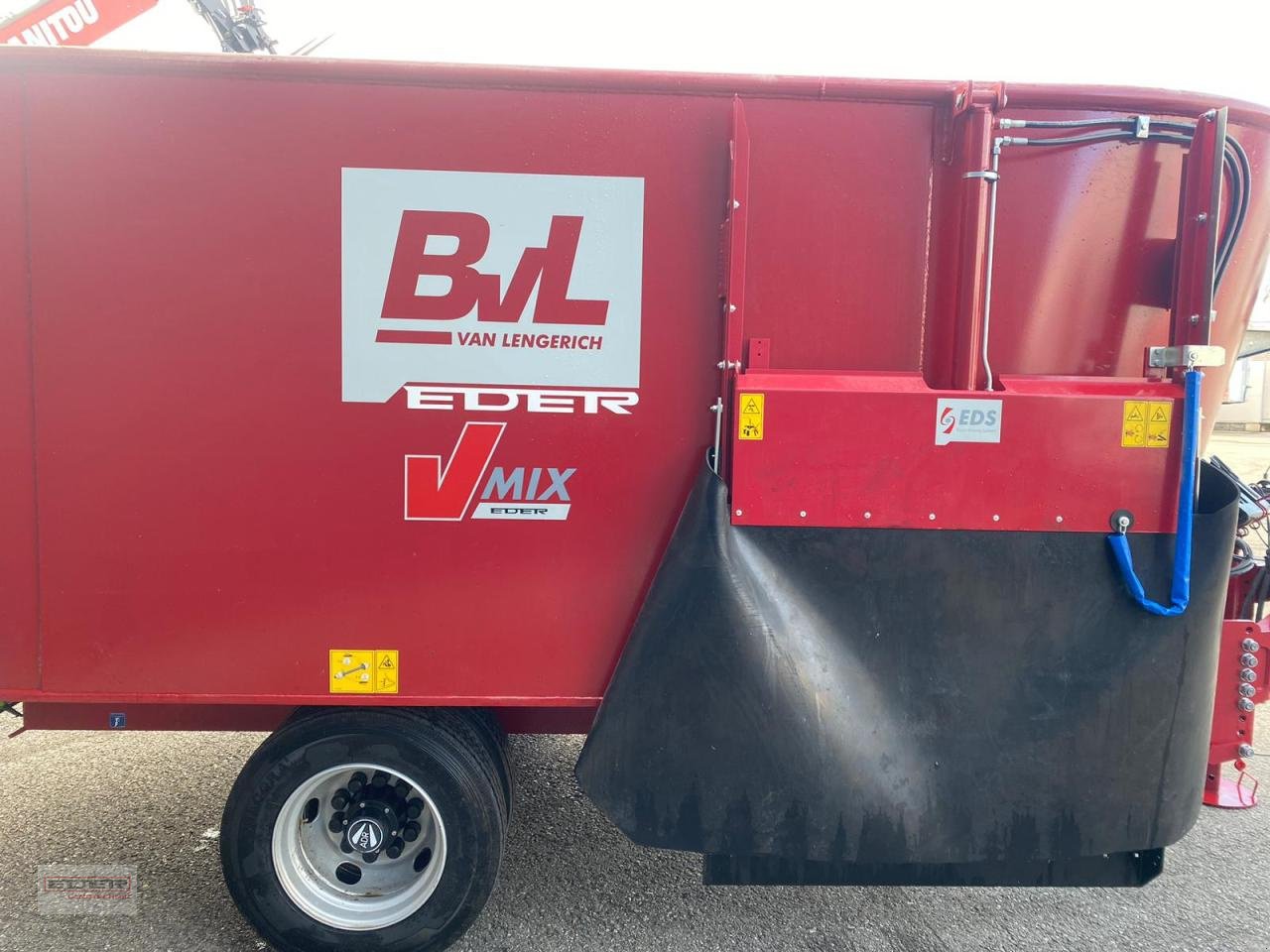Futtermischwagen des Typs BVL V-Mix Plus 15N-2S, Neumaschine in Tuntenhausen (Bild 3)