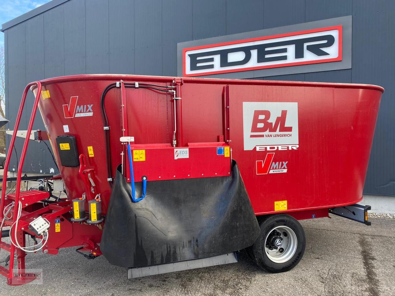 Futtermischwagen des Typs BVL V-Mix Plus 15N-2S, Neumaschine in Tuntenhausen (Bild 4)