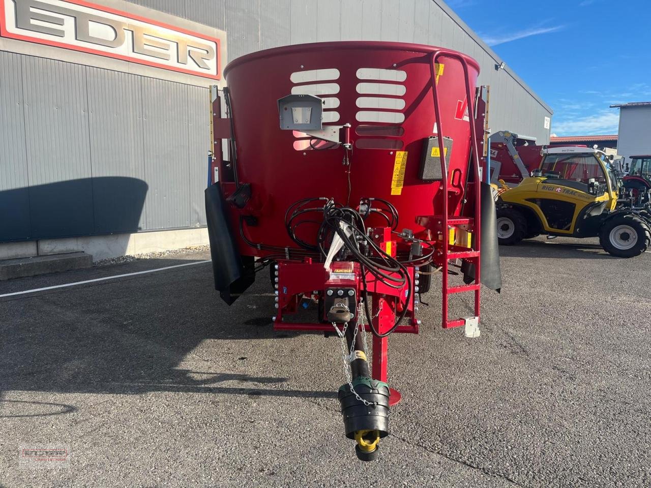 Futtermischwagen des Typs BVL V-Mix Plus 18 - 2S, Neumaschine in Tuntenhausen (Bild 2)