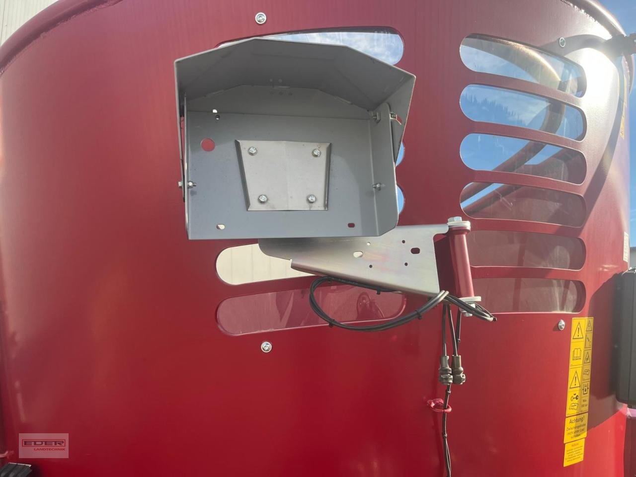 Futtermischwagen des Typs BVL V-Mix Plus 18 - 2S, Neumaschine in Tuntenhausen (Bild 14)