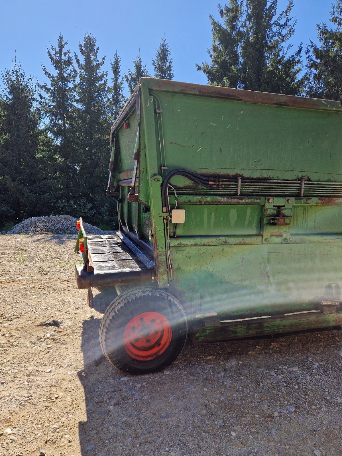 Futtermischwagen del tipo Eigenbau Futtermischwagen, Gebrauchtmaschine en Geltendorf (Imagen 5)