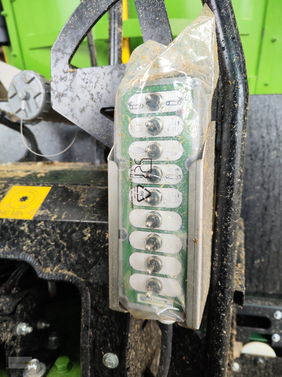 Futtermischwagen of the type Faresin 2.26Plus FCC, Neumaschine in Jucken (Picture 5)