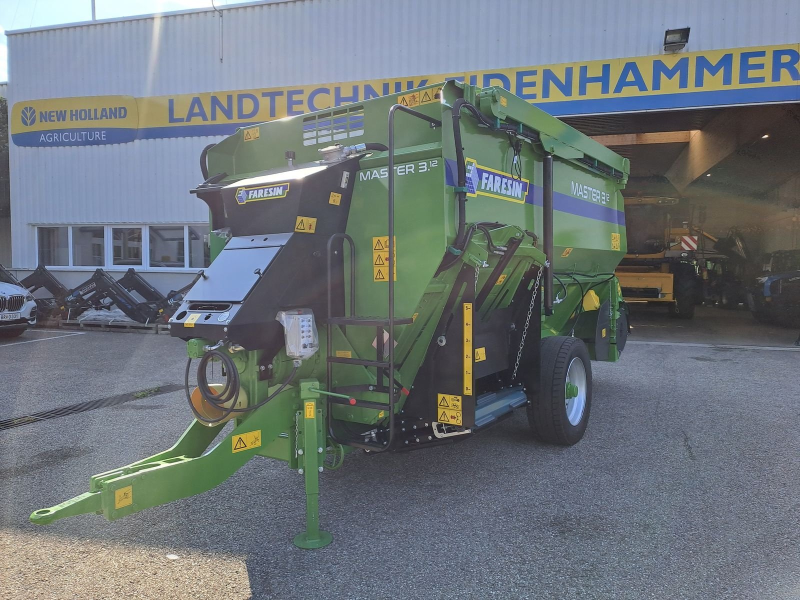 Futtermischwagen des Typs Faresin Master 3.12, Neumaschine in Burgkirchen (Bild 1)