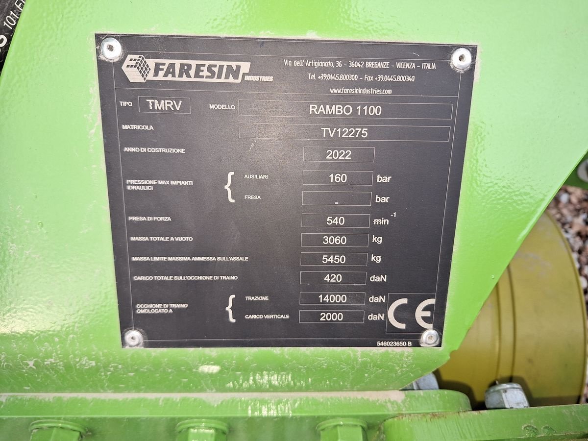 Futtermischwagen des Typs Faresin Rambo 1100 Vertikalmischwagen, Neumaschine in Burgkirchen (Bild 6)