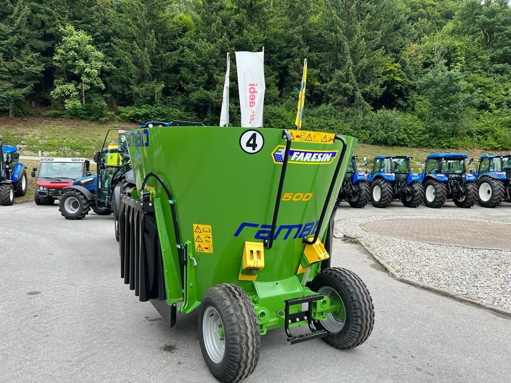 Futtermischwagen typu Faresin Rambo 500 Vertikalmischwagen, Vorführmaschine v Burgkirchen (Obrázek 5)