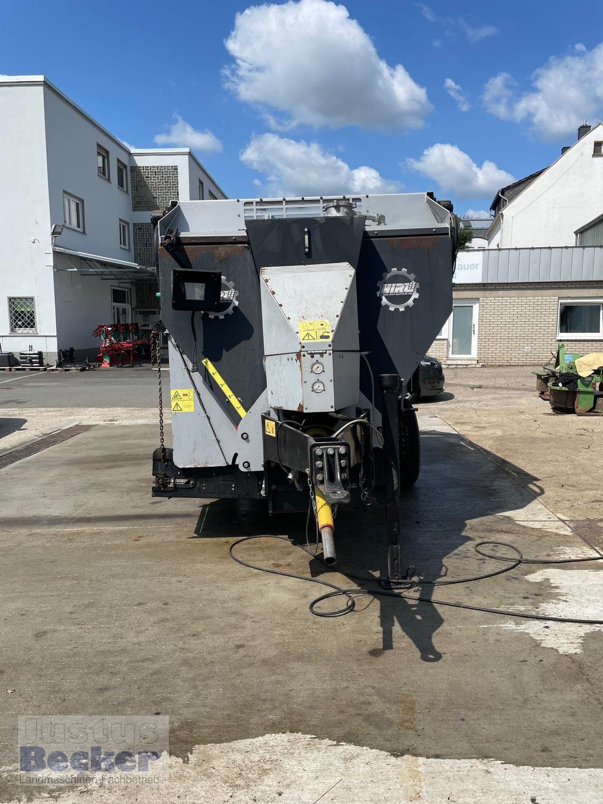 Futtermischwagen des Typs Hirl T 900 H, Gebrauchtmaschine in Weimar-Niederwalgern (Bild 4)